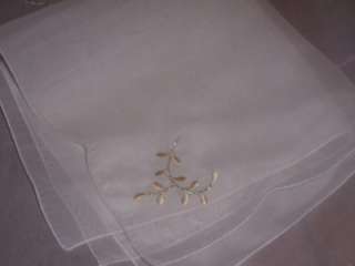   tablecloth embroidered organdy Size 140 x70 with 12 napkins NEW