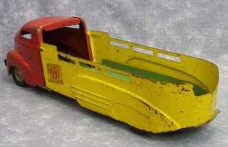 1940s PRE WAR WYANDOTTE Pressed Metal Toy Barn Fresh Tow Truck 