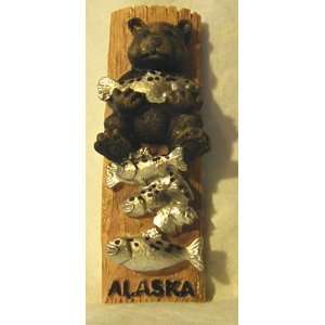  ALASKA TOTEM Style Bear w/Fish Magnet 