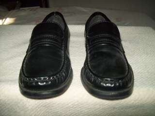 Great condition, barely used pair of STATE STREET loafers in mens 