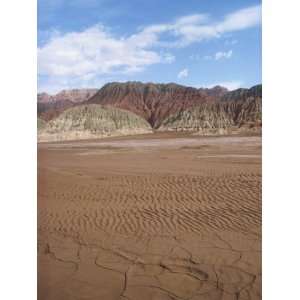  Maidan Togh Mountains in the Northern Taklamakan Desert in Xinjiang 