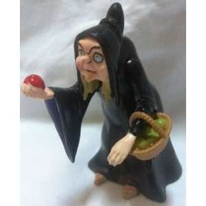 Disney Snow White, the Wicked Queen As Peddler Woman Doll Toy, Cake 