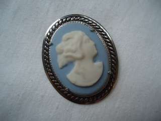 VINTAGE BLUE CAMEO PIN  