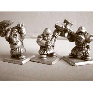   Miniatures Dwarves   Two handed Weapon Warriors I Toys & Games