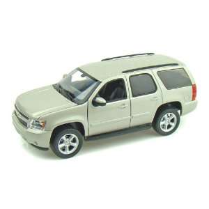  2008 Chevy Tahoe 1/24   Pewter (Silver/Tan) Toys & Games