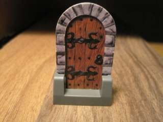HERO QUEST board game PARTS  CLOSED DOOR w/Stand  