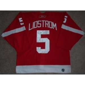Nicklas Lidstrom Autographed Jersey   w COA   Autographed NHL Jerseys 