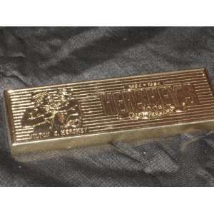 COLLECTABLE HERSHEYS GOLD CHOCOLATE CANDY BAR    MINT CONDITION