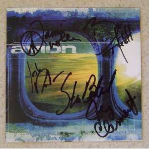  AUTOGRAPHED AVION AVION CD (2004) 