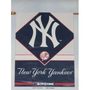  NEW YORK YANKEES Team Logo Weather Resistant 27 by 37 