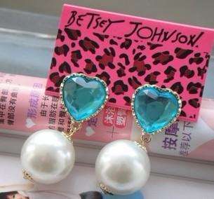 NEW LOVELY FASHION JEWELRY BETSEY JOHNSON STUDS Earring A050  