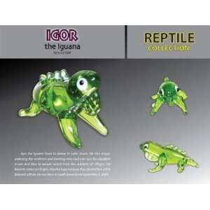    Igor the Iguana Looking Glass Torch Sculpture Toys & Games