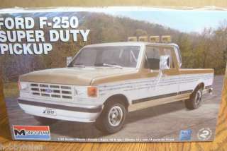 REVELL FORD F 250 SUPER DUTY PICKUP 1/24 SCALE MODEL  