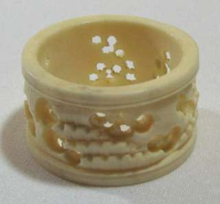 ANTIQUE CARVED OX BONE FAUX IVORY NAPKIN RING 19TH C EUC COLLECTIBLE 