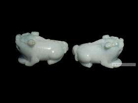 Pair White & Green Jade Dog/Chinese Coin Statue y262v  