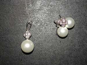 PEARL NECKLACE AND EARRING SET  