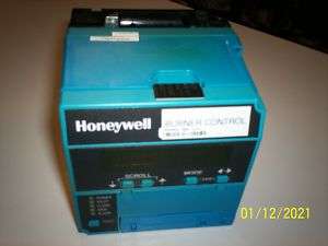 honeywell RM7890 B 1014 BURNER CONTROL S7800 A 1001 SET  