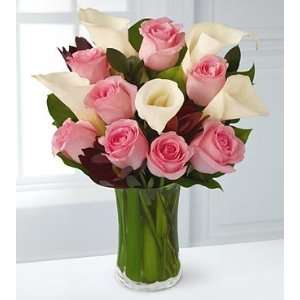 Fabled Beauty Flower Bouquet   13 Stems   Vase Included  