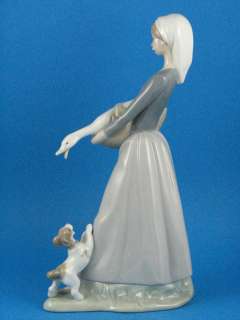 Woman with Goose & Dog   Lladro #4866 Retired 1985  