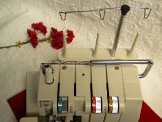Singer overlock serger 14U52A sewing machine  
