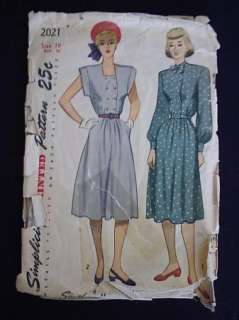 1947 Simplicity 2021 Dress double Button front pattern  