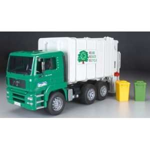   Toys   1/16 MAN Garbage Truck Green w/Trash Bins (Toys) Toys & Games